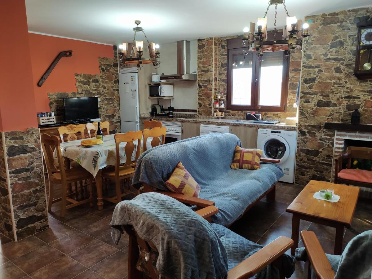 Casa Rural Mi Descanso Valdefuentes de Sangusín Exteriér fotografie