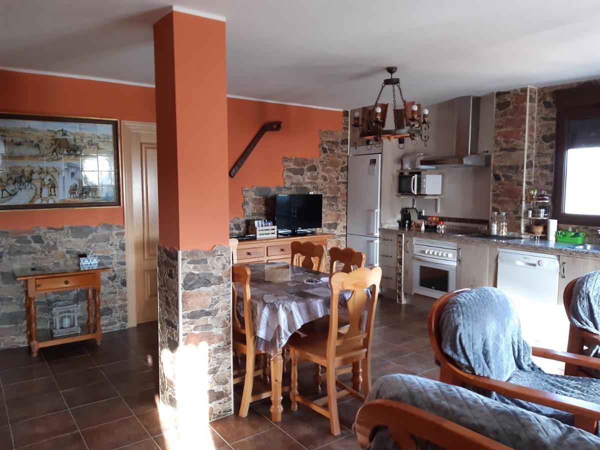 Casa Rural Mi Descanso Valdefuentes de Sangusín Exteriér fotografie