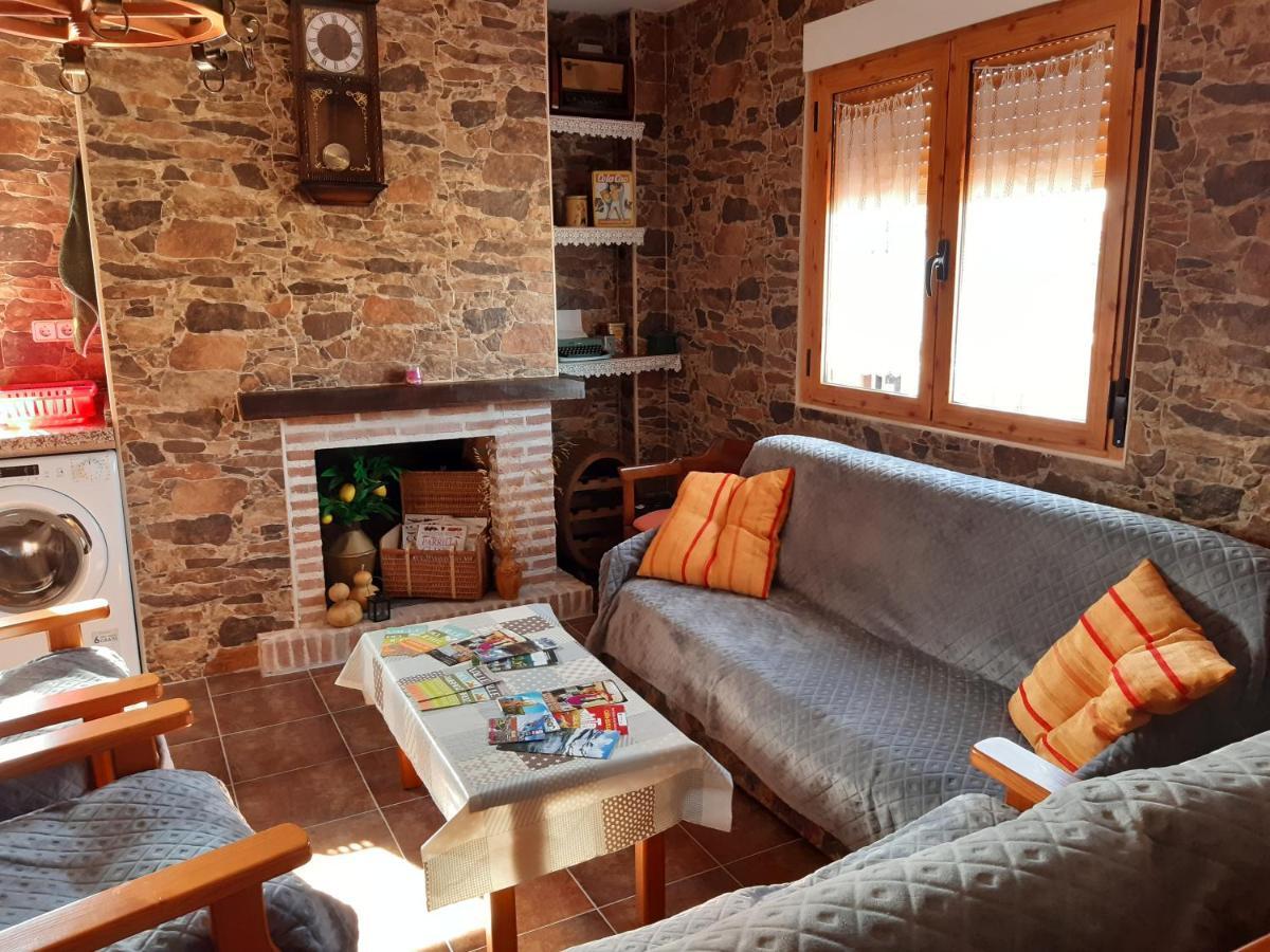 Casa Rural Mi Descanso Valdefuentes de Sangusín Exteriér fotografie